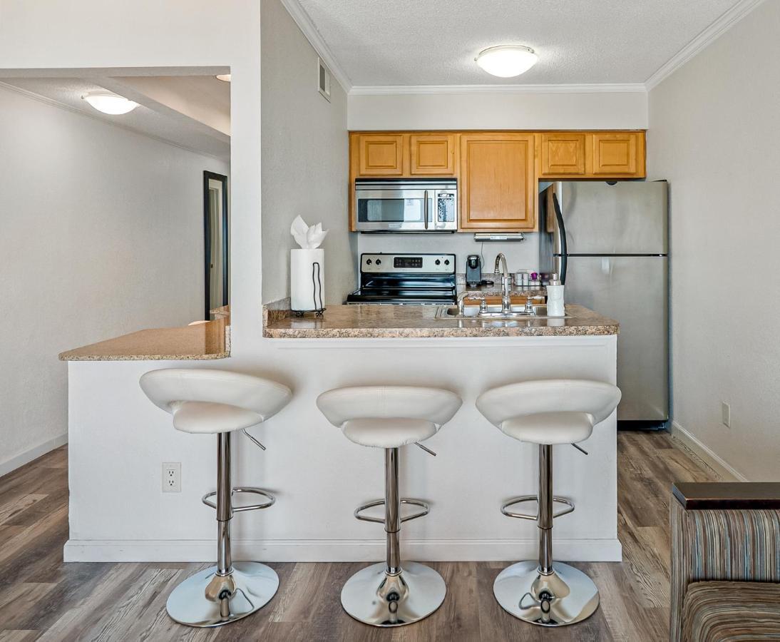 Wake Up To Ocean Views From Your Private Balcony Tampa Exterior photo
